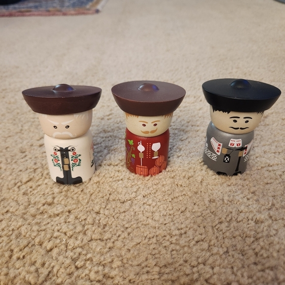 Folqa Collection Set Of 3 Wooden Figurine Men With Hats - Picture 1 of 4